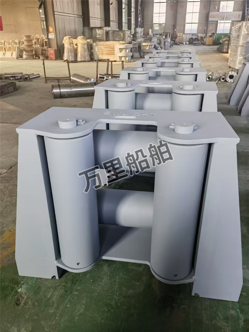 旋转导缆器
